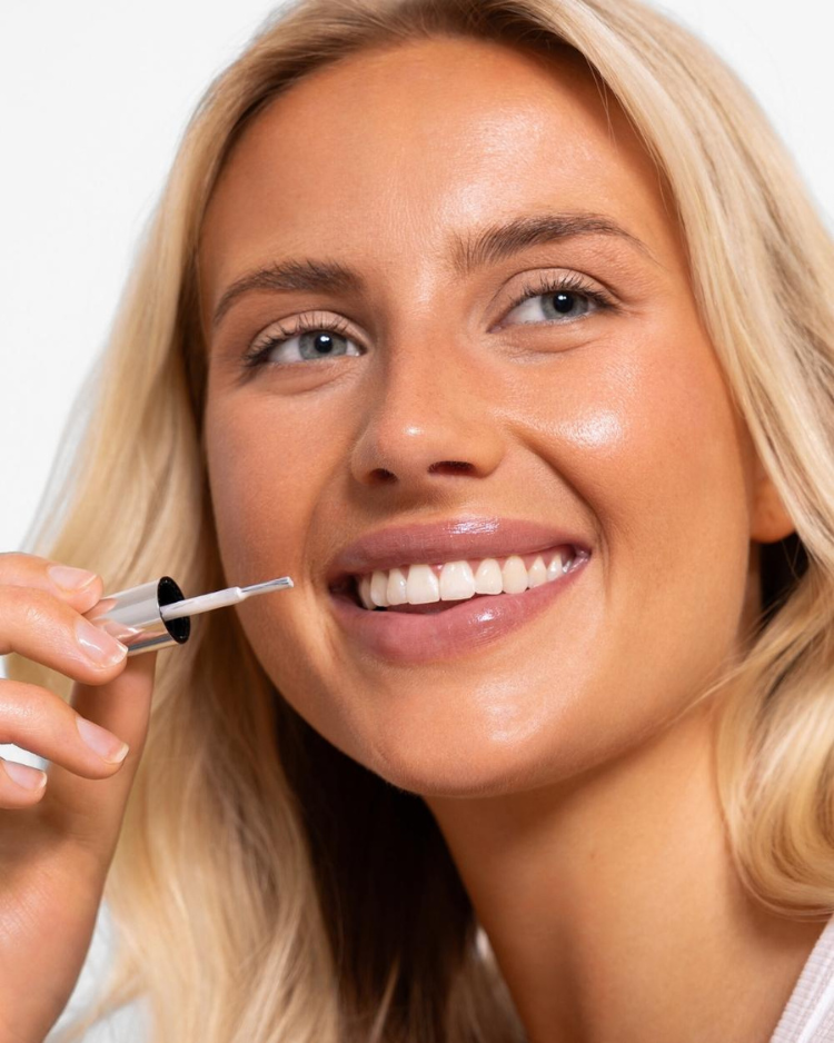 SmileTint – Vitare tänder på sekunder