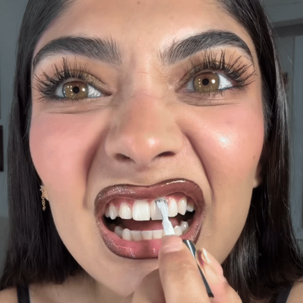 SmileTint – Vitare tänder på sekunder